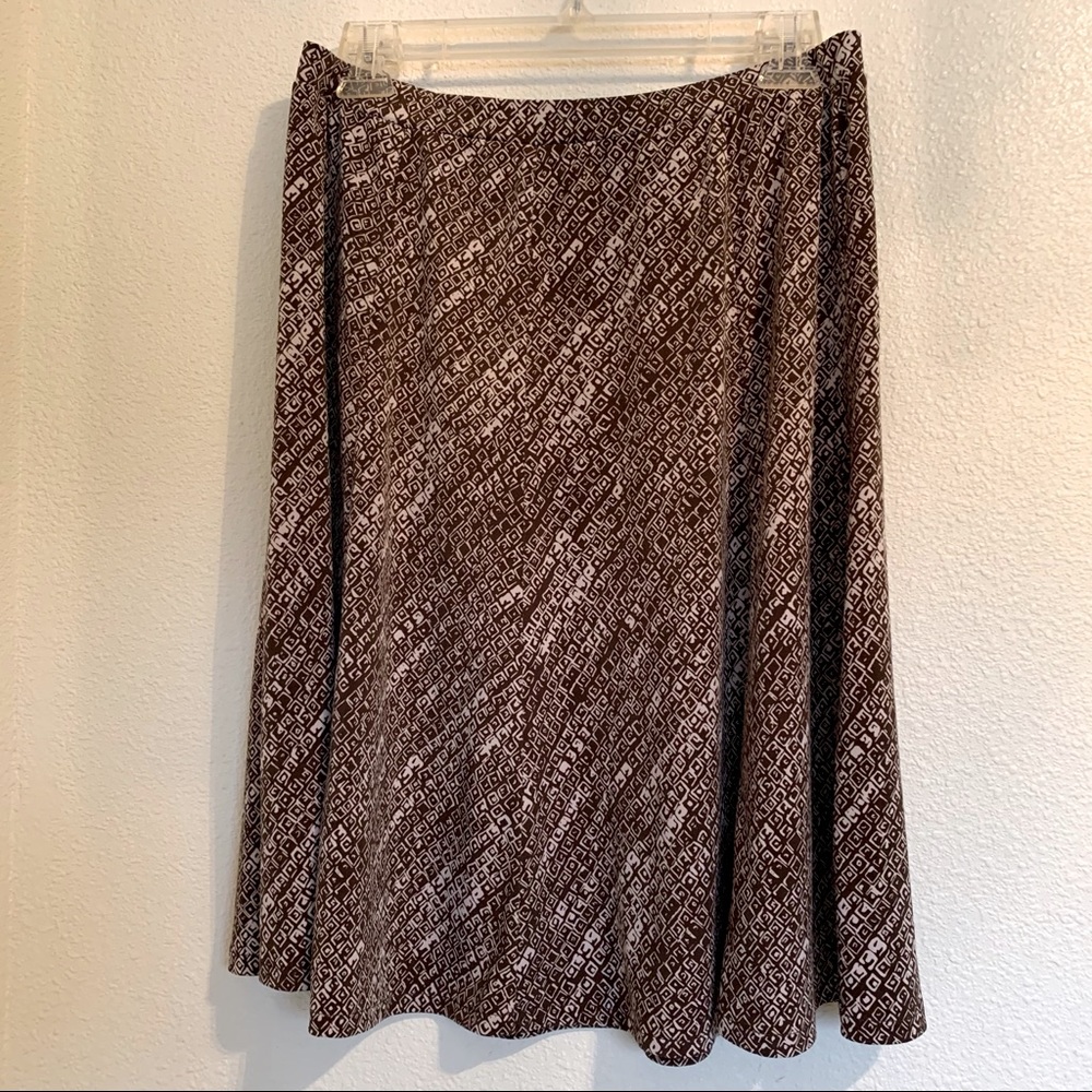 Liz & Co Brown Tribal Print Elastic Waist Skirt